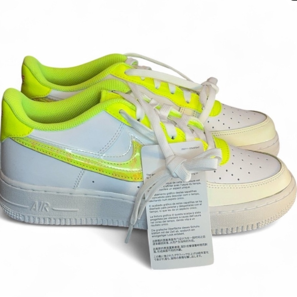 Nike Air Force 1 Low LV8 GS White Volt Pink Size Women’s 8/Youth 6.5 NWT💚 - Picture 2 of 6
